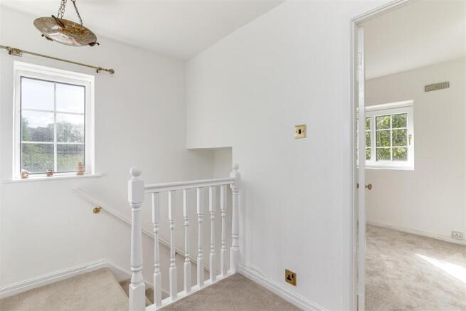 3 bed Semi-Detached for sale Image 11