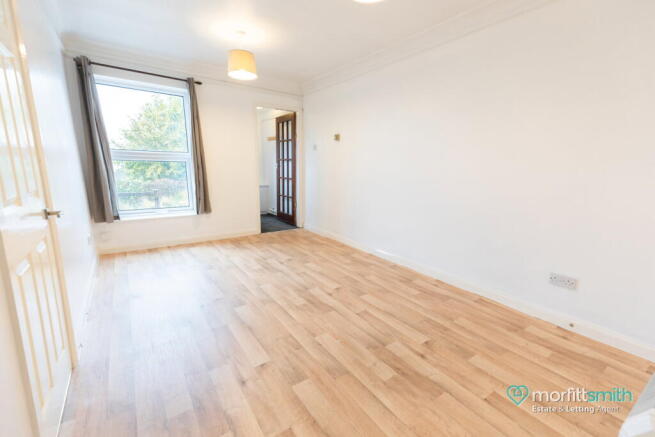 1 bed Apartment to rent Image 4