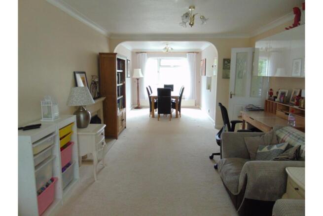 Lounge/Dining Room