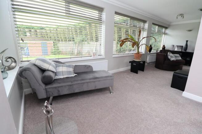 4 bed Detached for sale Image 10
