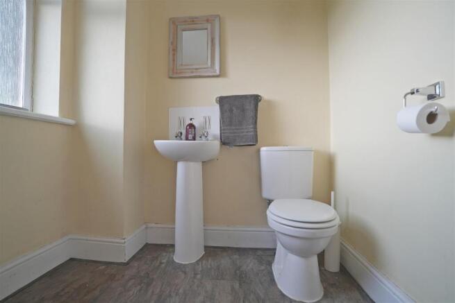 4 bed Detached for sale Image 10
