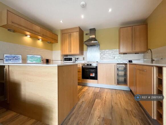 2 bed Flat to rent Image 3