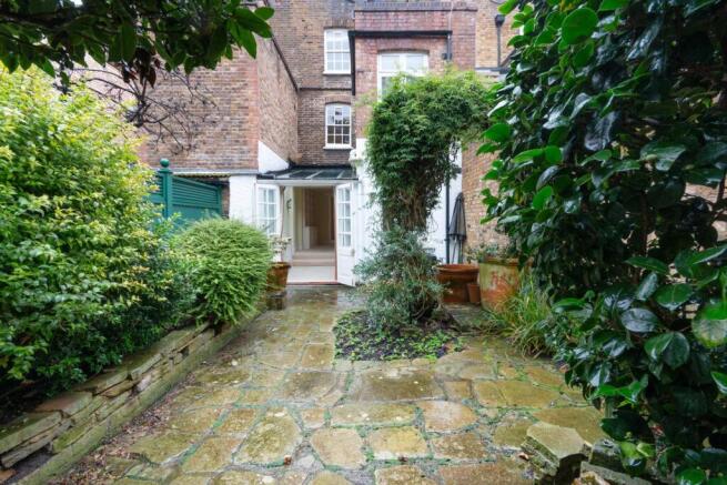 3 bedroom terraced house in Chelsea, SW3.