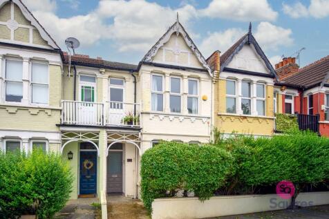 Squires Lane, London, N3