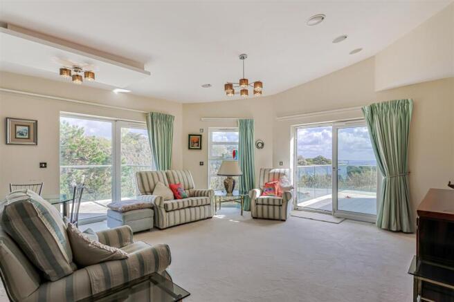 Kitchen / Lounge / Dining Room