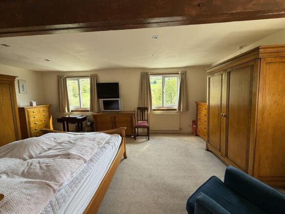 4 bed Terraced for sale Image 9