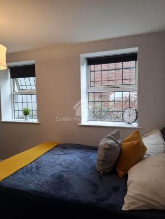 8 bed Semi-Detached for sale Image 8