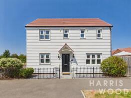 56, Otter Way, Clacton-on-sea CO16 9GS