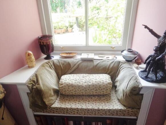 WINDOW SEAT