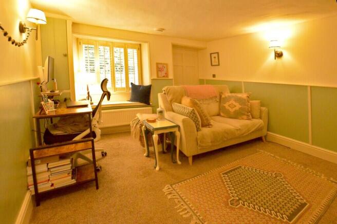 10 Caistor Lane T...
