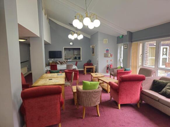 1 bed Ground Flat to rent Image 5