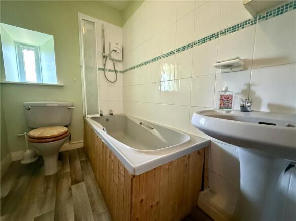 2 bed Apartment for sale Image 6