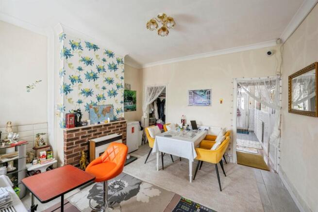 2 bed Terraced for sale Image 6