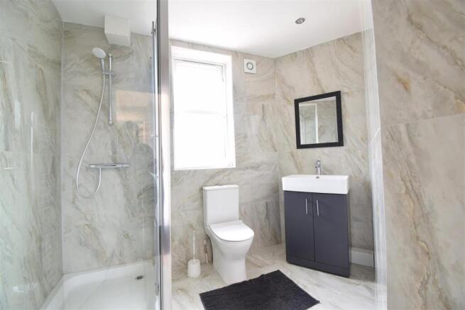Bathroom 2.JPG