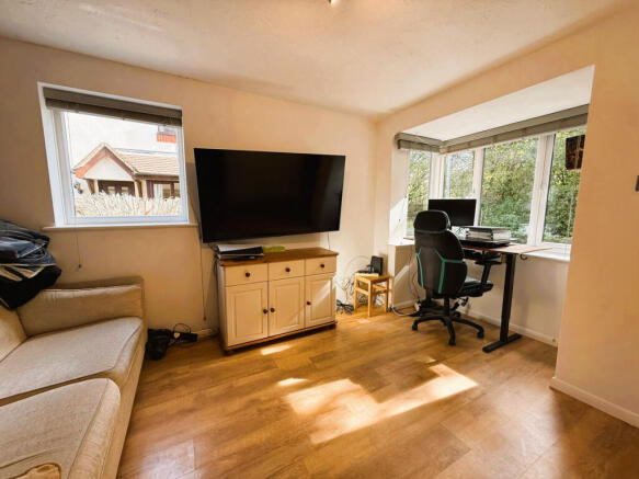 Lindisfarne Close, St. Neots, PE19 photo 4