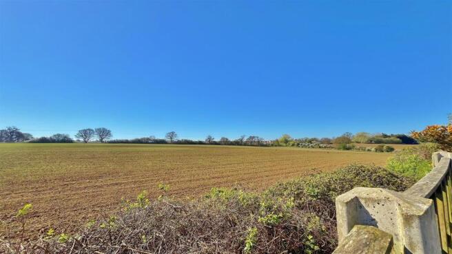 Farmland Views To Rear