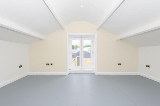 4 bed Barn Conversion for sale Image 9