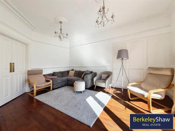 Front Lounge/Diner