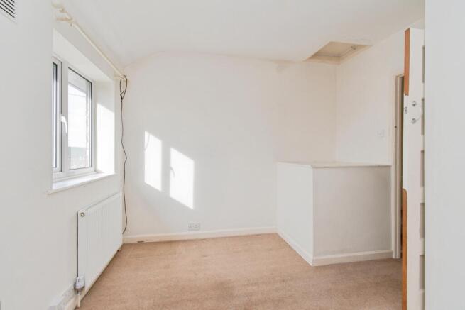 3 bed Terraced for sale Image 5