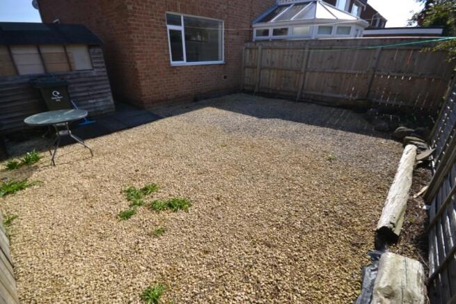 ENCLOSED REAR GARDEN