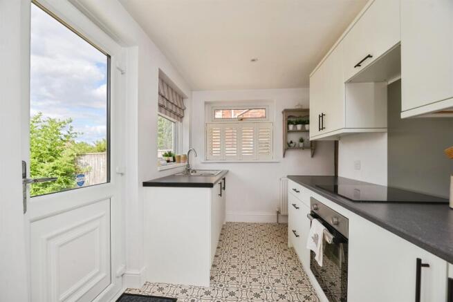 3 bed Semi-Detached for sale Image 6