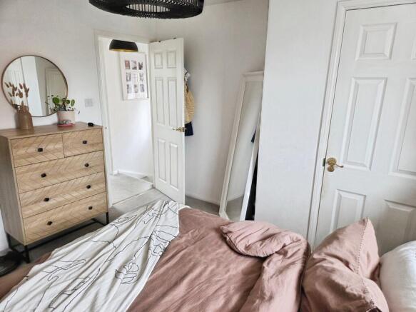 2 bed Semi-Detached for sale Image 10