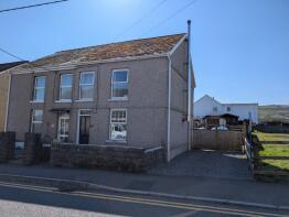 42, Gwilym Road, Swansea SA9 2GN