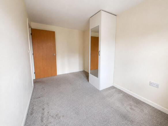 2 bed Apartment for sale Image 8