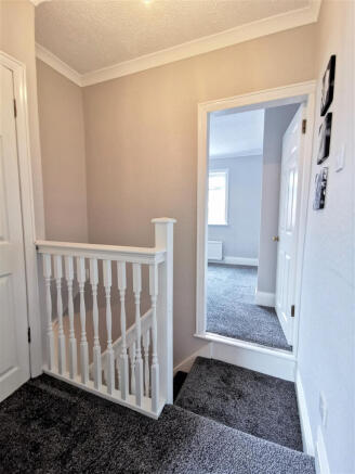2 bed Semi-Detached to rent Image 9