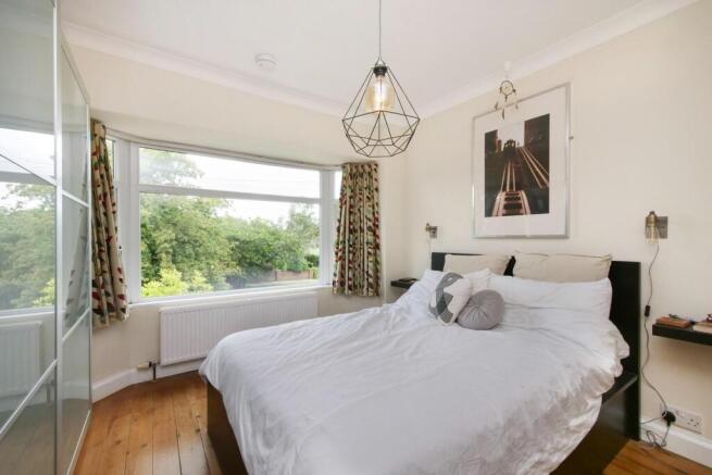 4 bed Semi-Detached for sale Image 11