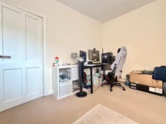 3 bed House to rent Image 9