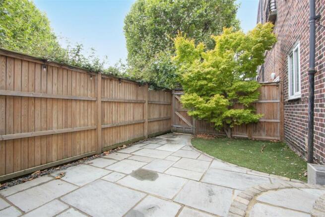 18 Wandle Way, Earlsfield external 4.jpg