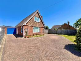 31, Amos Hill, Totland Bay PO39 0DP