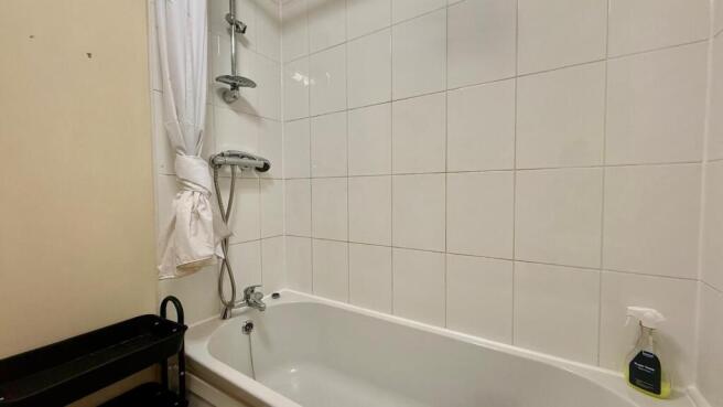 2 bed Flat to rent Image 9
