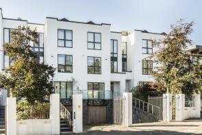 28, Queensmere Road, London SW19 5PB