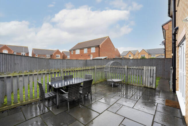4 bed House for sale Image 11