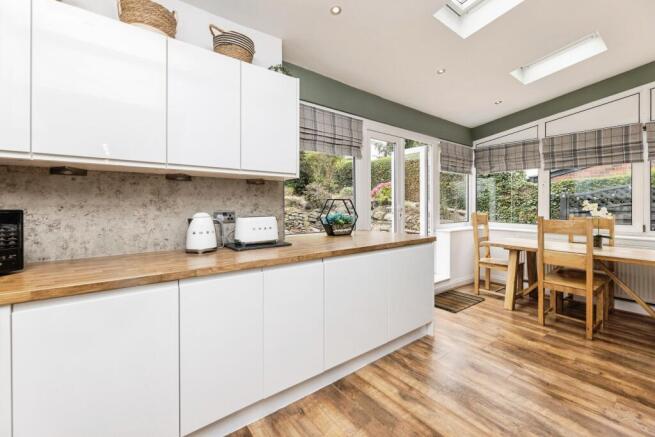 4 bed Detached for sale Image 7