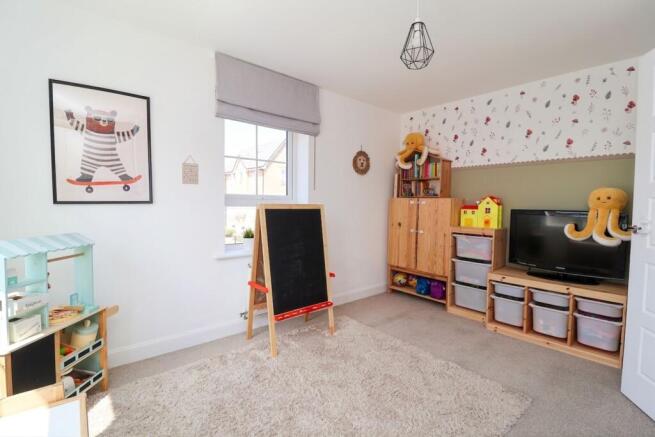 4 bed Semi-Detached for sale Image 9