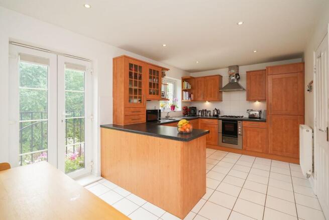 3 bed House for sale Image 8