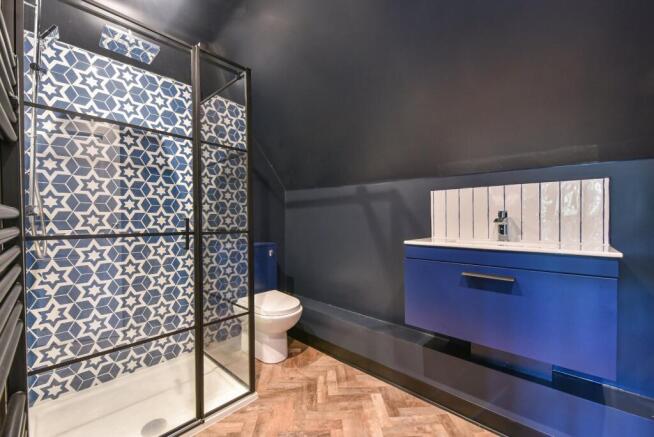 En-Suite Bathroom