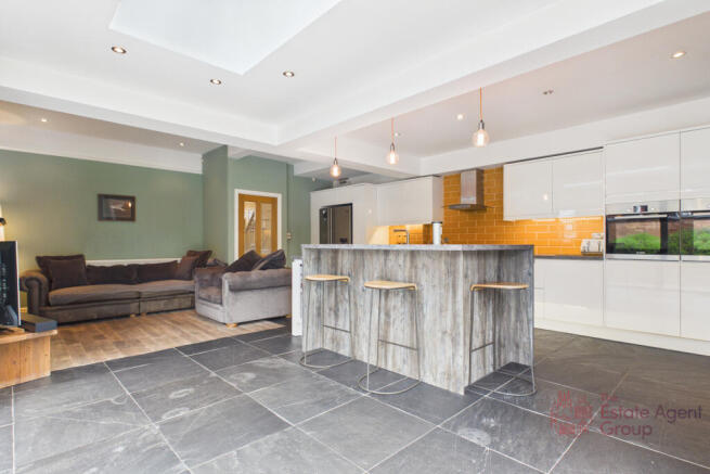 Kitchen / Diner / Living Area
