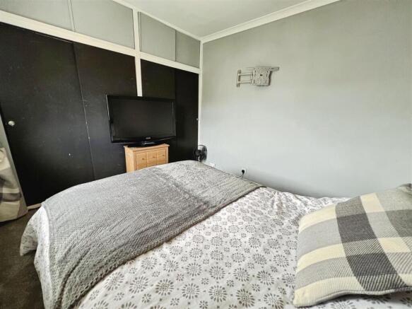 3 bed Semi-Detached for sale Image 11
