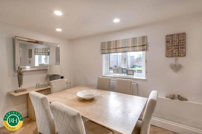 3 bed House for sale Image 4