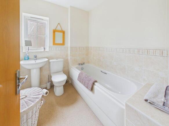 3 bed Semi-Detached for sale Image 10