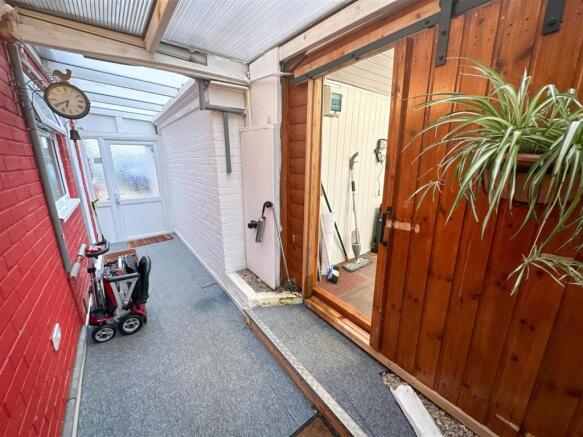 ENTRANCE PORCH