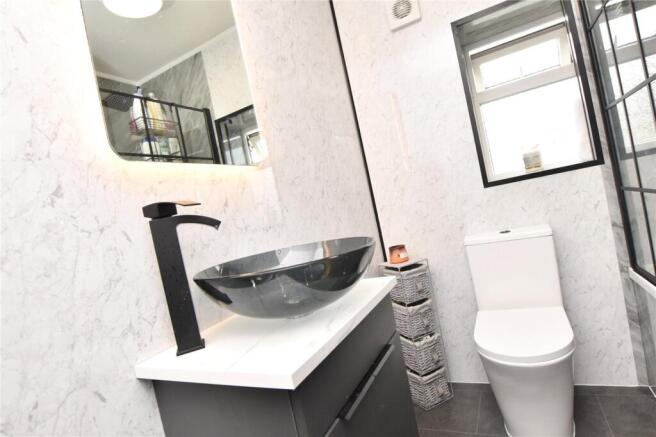 2 bed Terraced for sale Image 8
