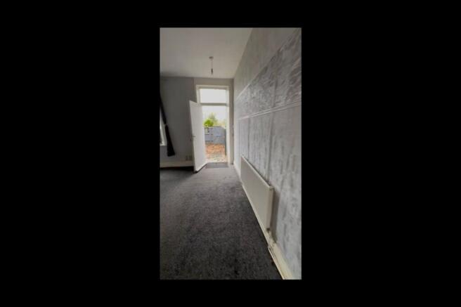 3 bed Terraced to rent Image 5