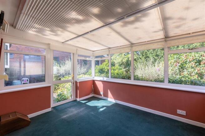 2 bed Semi-Detached Bungalow for sale Image 11