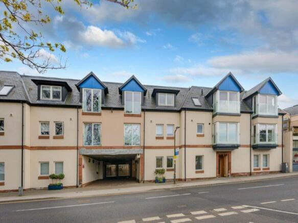 15 West Bay Apartmen
