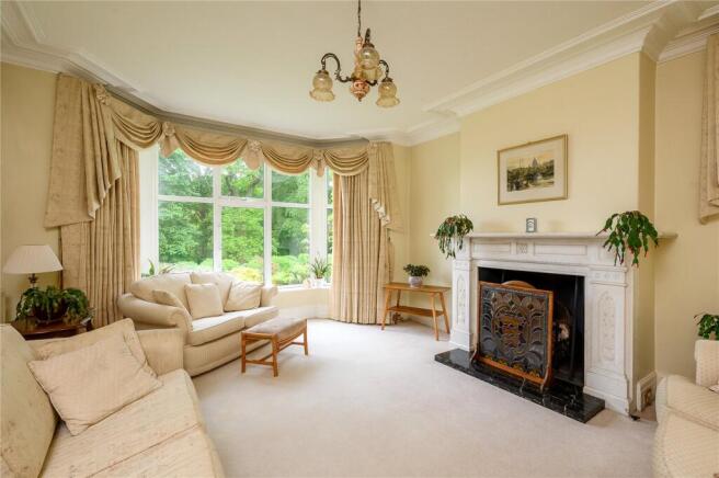 7 bed Detached for sale Image 5